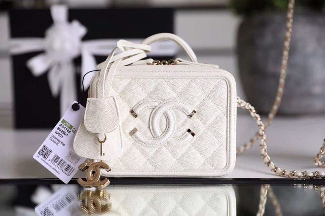 ChanelVanity Case Bag Gold Toned Hardware For Women 6.6in/17cm