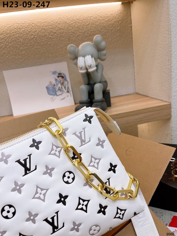 LUV BOLSO COUSSIN PM MONOGRAM WHITE 26CM