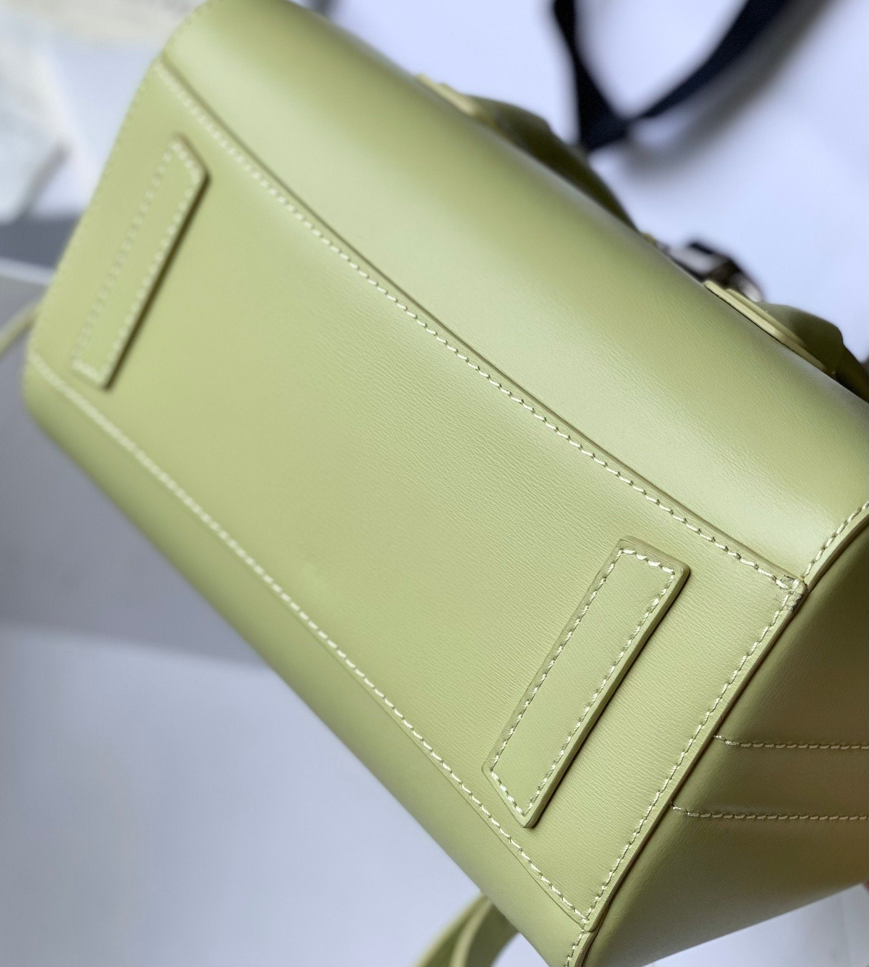 gv Mini Antigona Lock Bag Khaki For Women, Handbags, Shoulder Bags 8.7in/22cm GVC