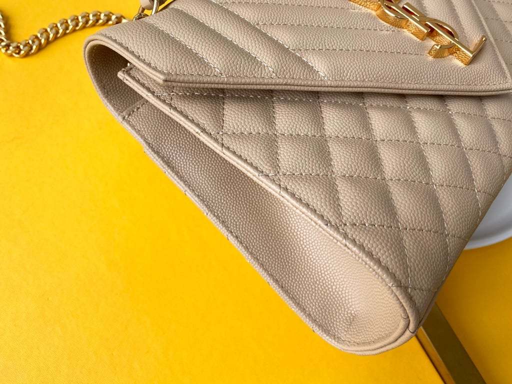 SAINT LAURENT ENVELOPE MEDIUM CHAIN BAG IN MIX MATELASSE GRAIN DE POUDRE EMBOSSED BEIGE 24CM
