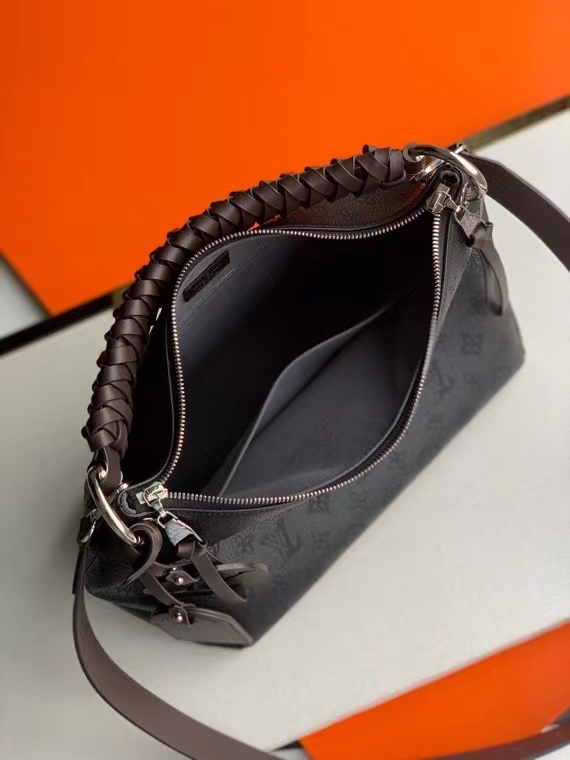 LUV BEAUBOURG HOBO MM 32CM BLACK