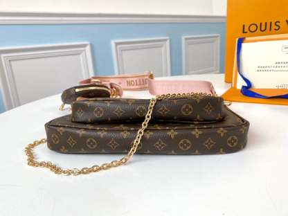 LUV MULTI POCHETTE ACCESSOIRES PINK 24CM M44840