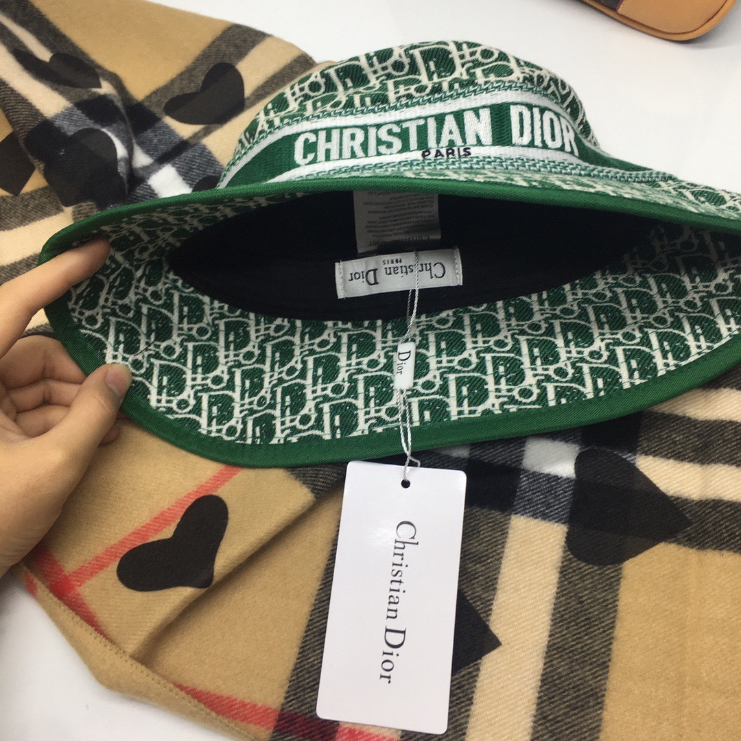 DOR OBLIQUE BUCKET HAT GREEN