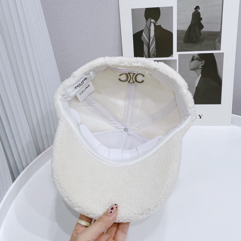 CL AUTUMN AND WINTER HAT GREEN AND WHITE