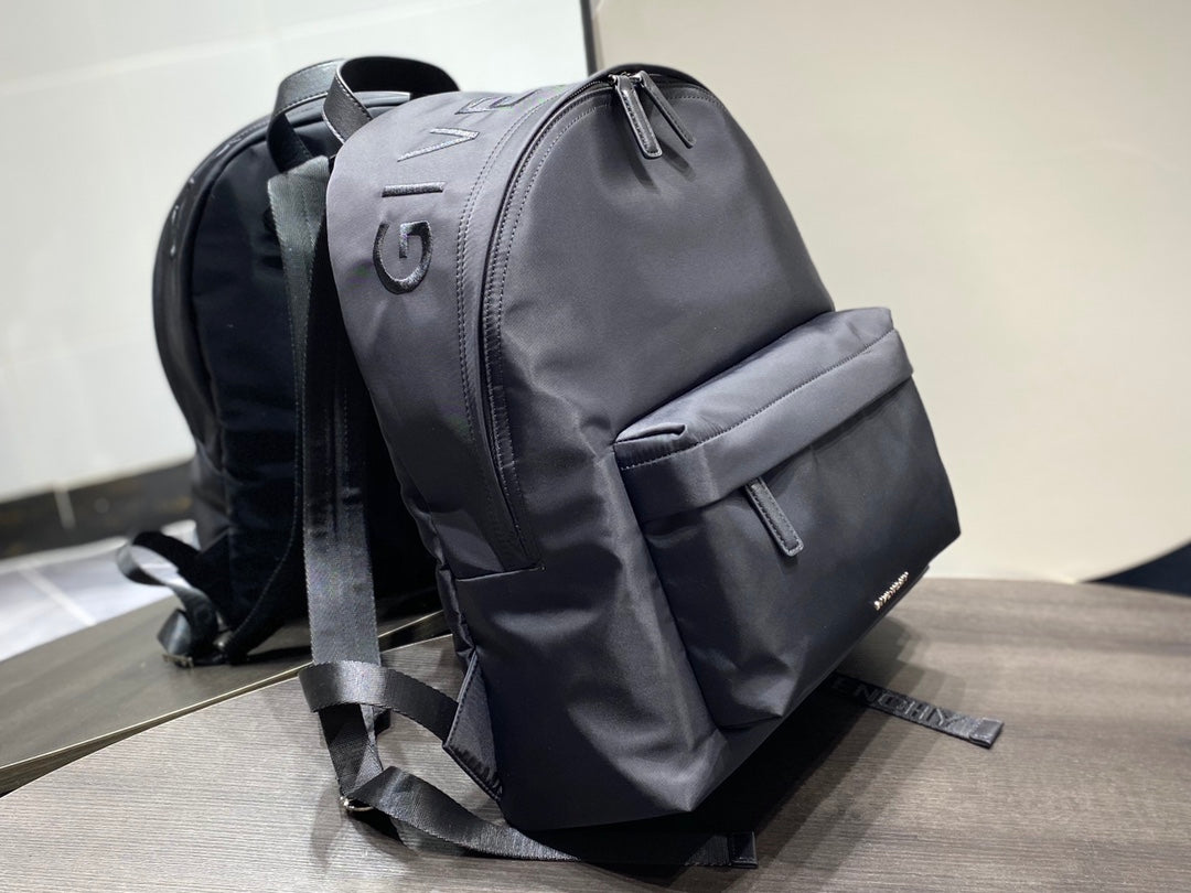 gv Essentiel U Backpack Black For Men, Men&#8217;s Backpacks 17in/43cm GVC