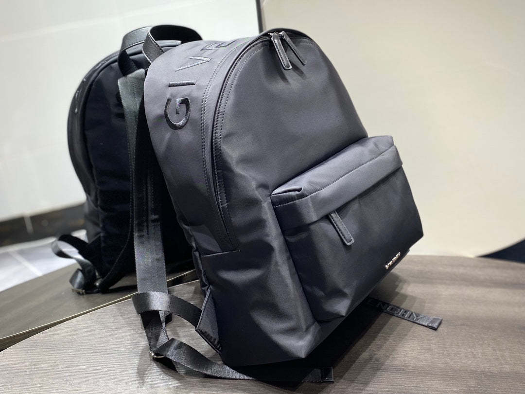 gv Essentiel U Backpack Black For Men, Men&#8217;s Backpacks 17in/43cm GVC