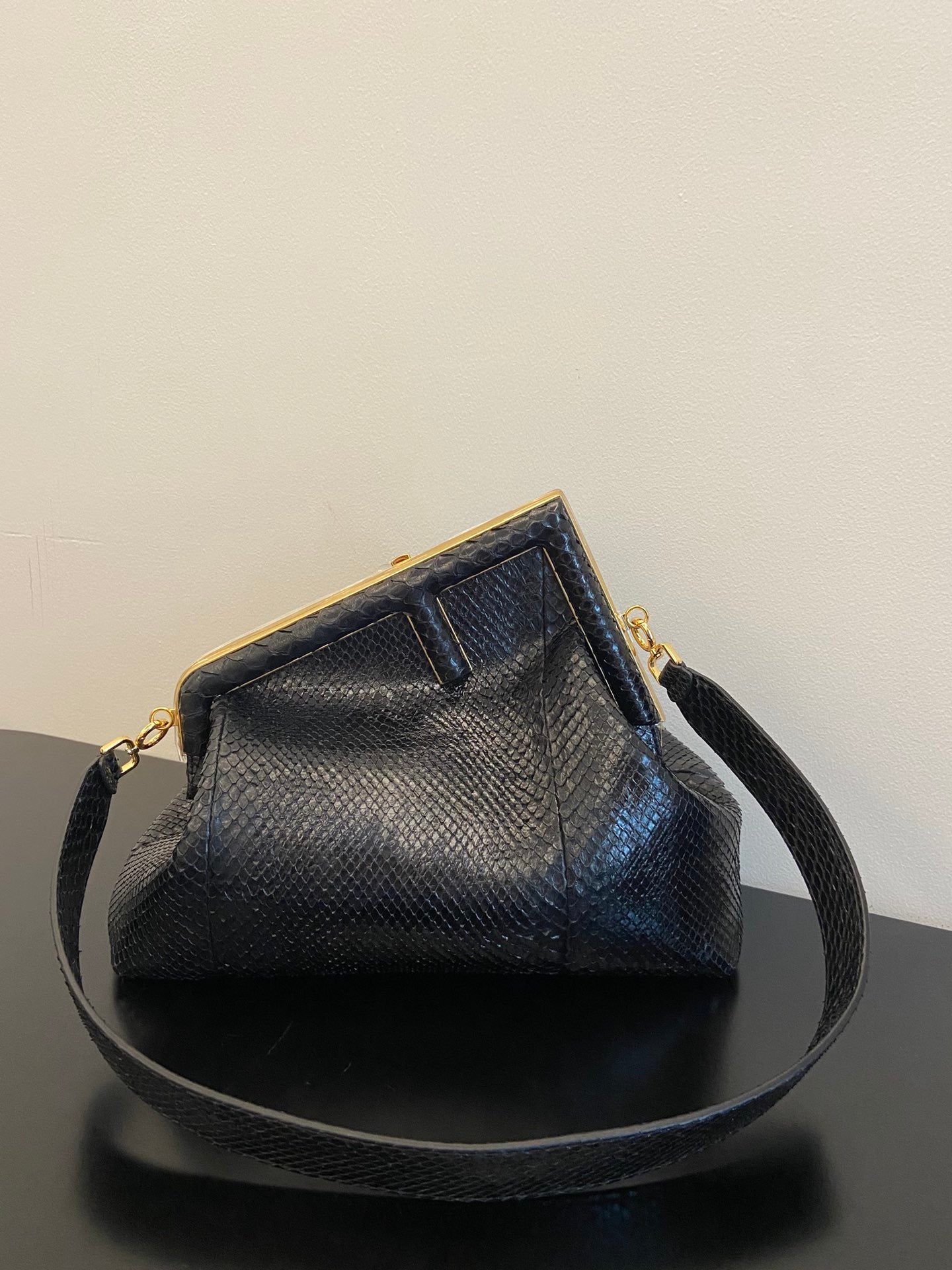 FI First Small Black For Women, Women’s Bags, Shoulder And Crossbody Bags 10.2in/26cm FF 8BP129A