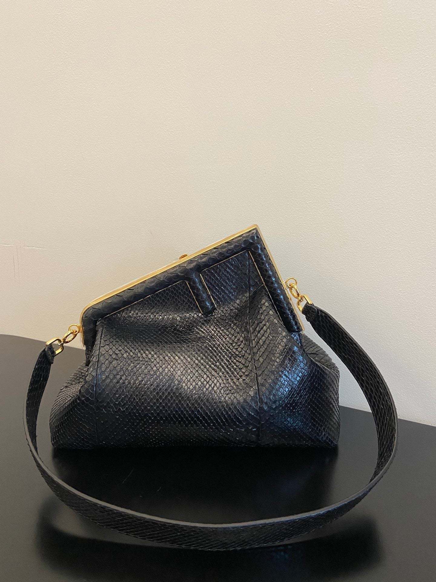 FI First Small Black For Women, Women’s Bags, Shoulder And Crossbody Bags 10.2in/26cm FF 8BP129A