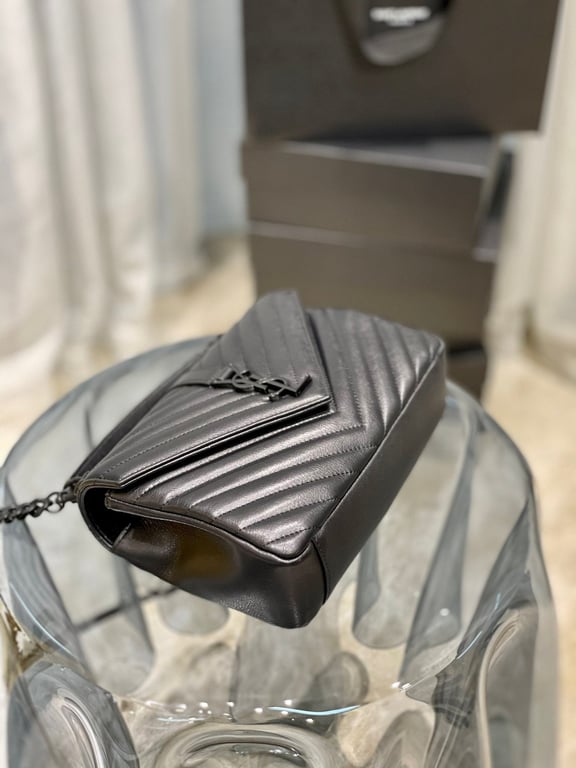 SAINT LAURENT COLLEGE MEDIUM CHAIN BAG IN QUILTED LEATHER BLACK NOIR 24CM