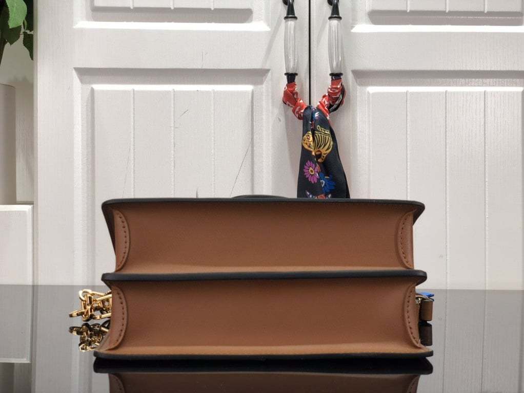 LUV DAUPHINE MM 25CM