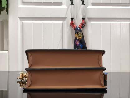 LUV DAUPHINE MM 25CM