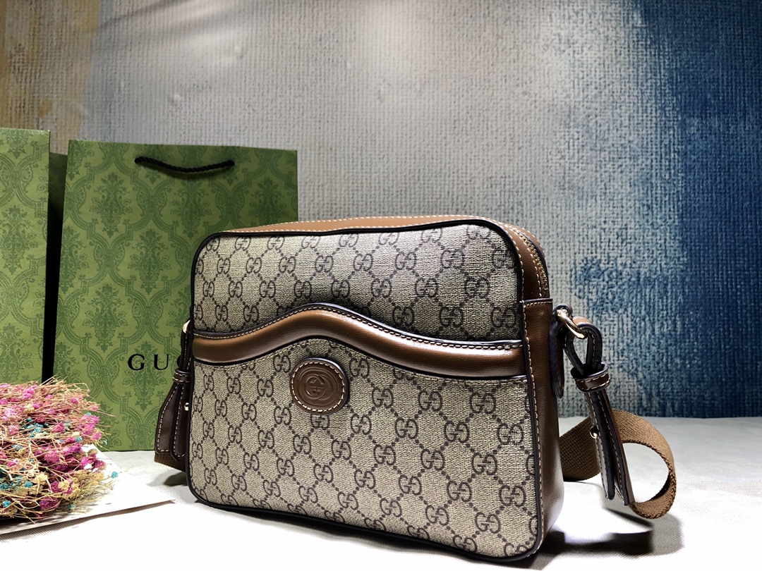 GG MESSENGER BAG WITH INTERLOCKING G 25.5 CM 675891 92THG 8563