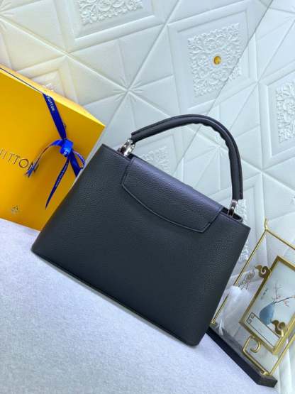 LUV CAPUCINES MM BLACK