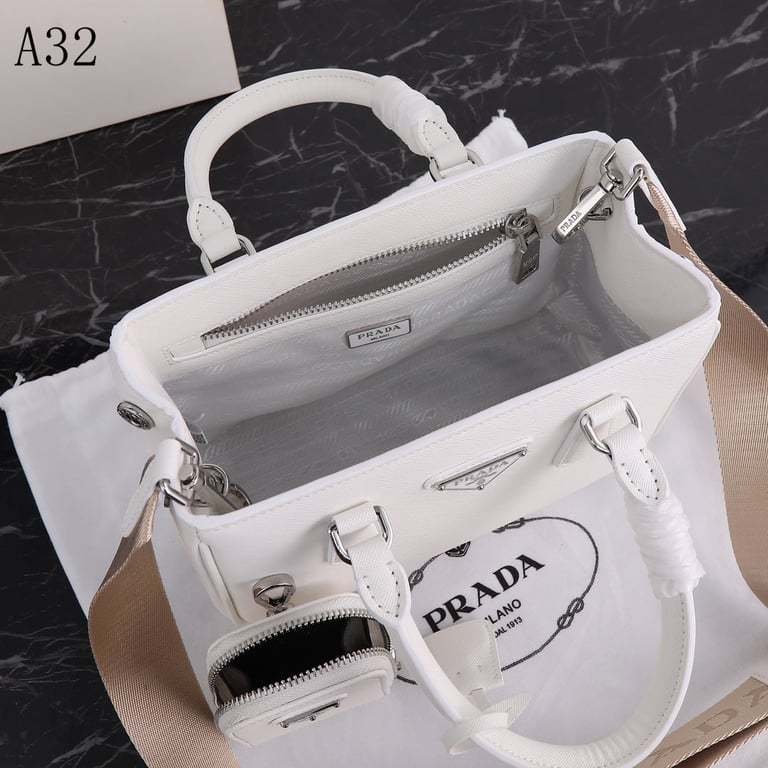 PR 23CM SMALL WHITE LEATHER GALLERIA SAFFIANO BAG