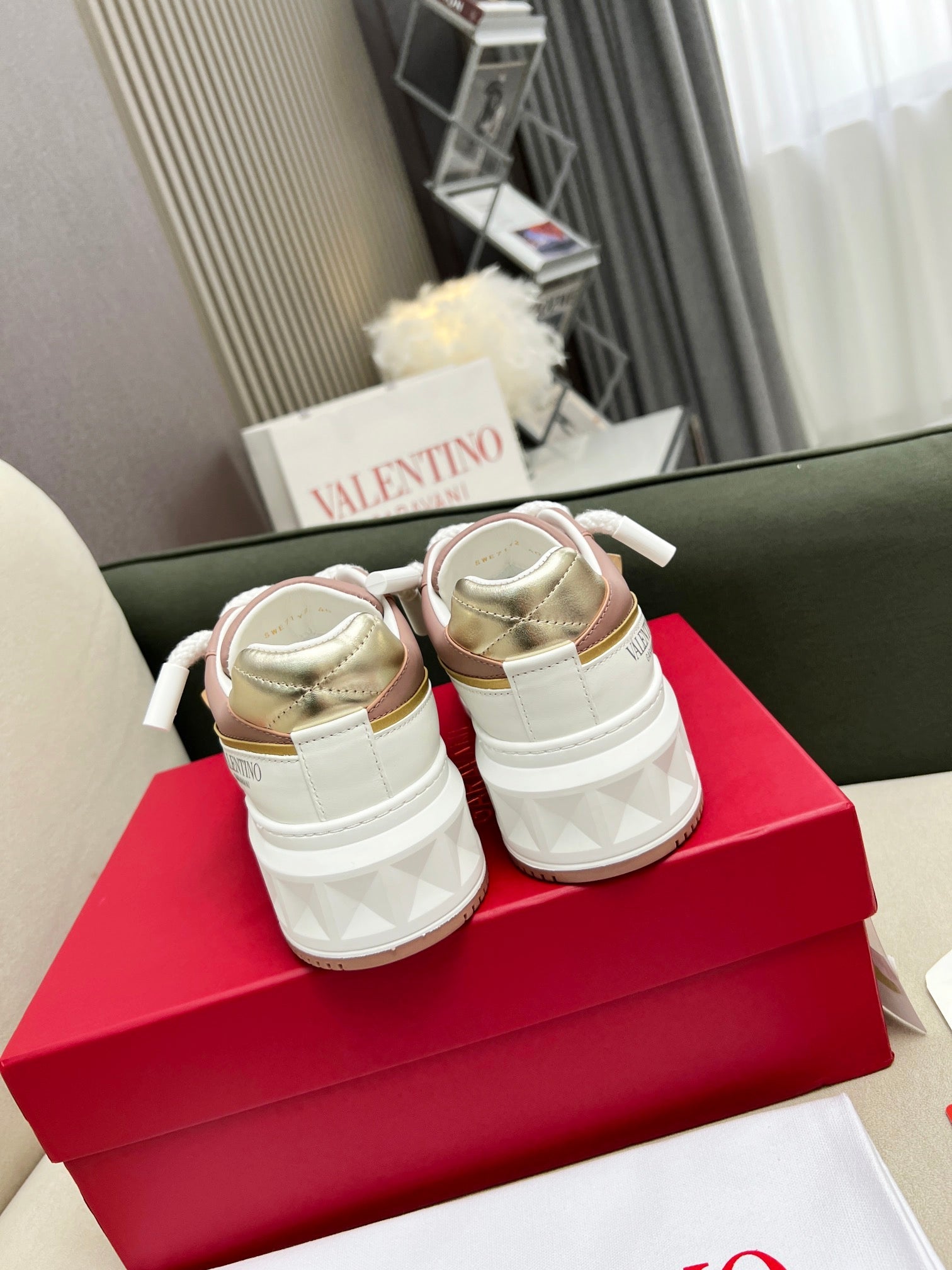 VT 25 One Stud Platform Sneaker White Pink Cowhide