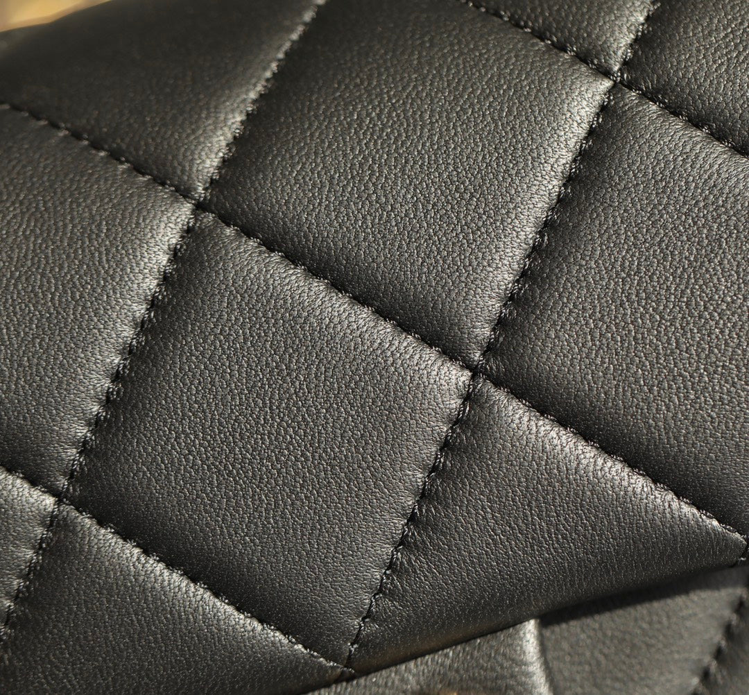 CC  Mini Flap Bag 18 Black Lambskin