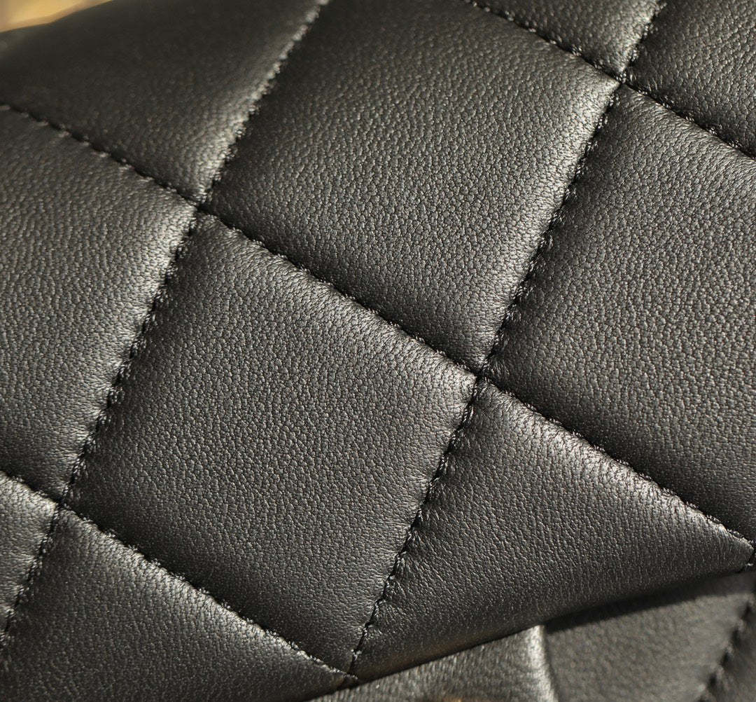 CC  Mini Flap Bag 18 Black Lambskin