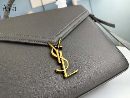 SAINT LAURENT CASSANDRA MEDIUM TOP HANDLE IN GRAIN DE POUDRE EMBOSSED FOG LEATHER 24CM