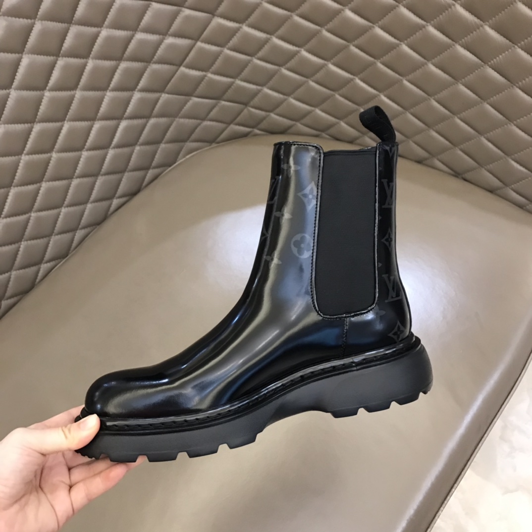 LOUIS VUITTION LV BOLD CHELSEA BOOT BLACK