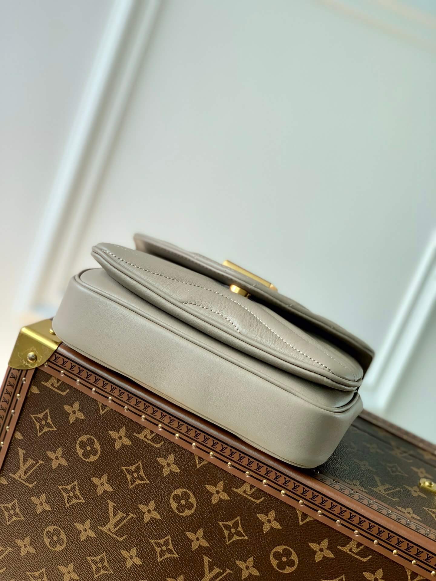M20838 New Wave grey 21cm COWHIDE REAL LEATHER