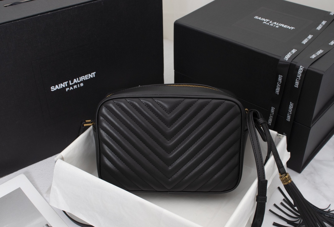 YSL LOU CAMERA BAG IN QUILTED BLACK GOLD LEATHER 23CM 612544DV7071000