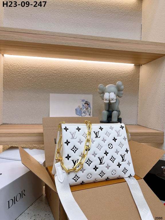 LUV BOLSO COUSSIN PM MONOGRAM WHITE 26CM