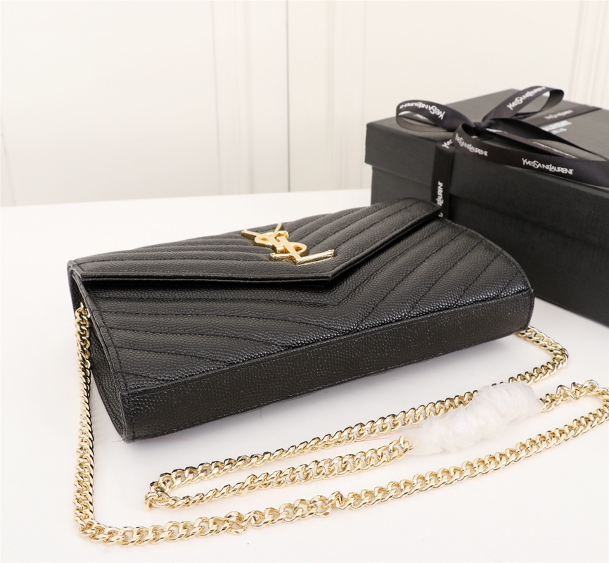 YSL CASSANDRE MATELASSÉ CHAIN WALLET IN GRAIN DE POUDRE EMBOSSED BLACK GOLD 22CM 377828BOW011000