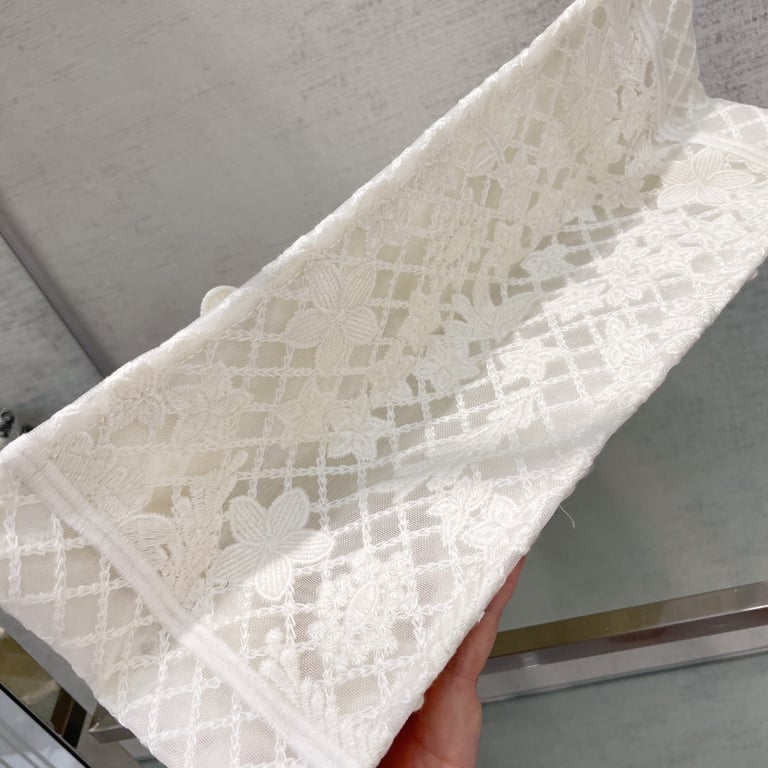 DIR 36CM WHITE D-LACE EMBROIDERY WITH 3D MACRAME EFFECT TOTE BAG