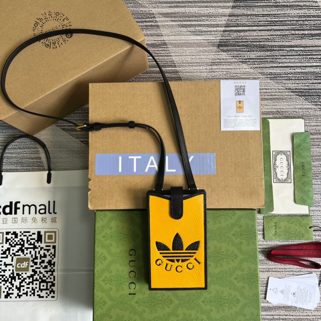 gg x Adidas Phone Case Yellow For Women, Women’s Bags 7.3in/18cm gg‎