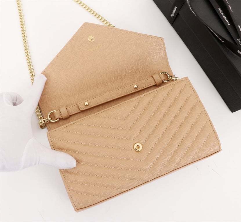 SAINT LAURENT CASSANDRE MATELASSE CHAIN WALLET IN GRAIN DE POUDRE EMBOSSED BEIGE 22CM