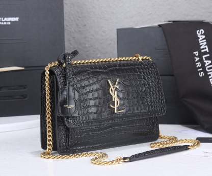 SAINT LAURENT SUNSET MEDIUM CHAIN GAB IN CROCODILE EMBOSSED SHINY BLACK GOLD 22CM