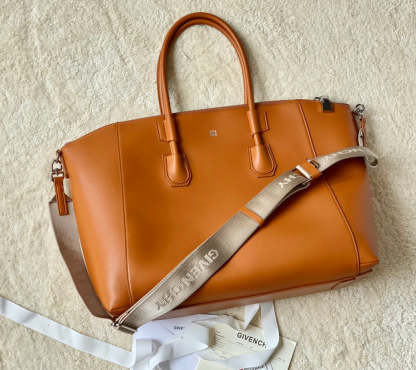 gv Small Antigona Sport Bag Pumpkin For Women, Handbags, Shoulder Bags 13in/33cm GVC BB50MZB1A4-802