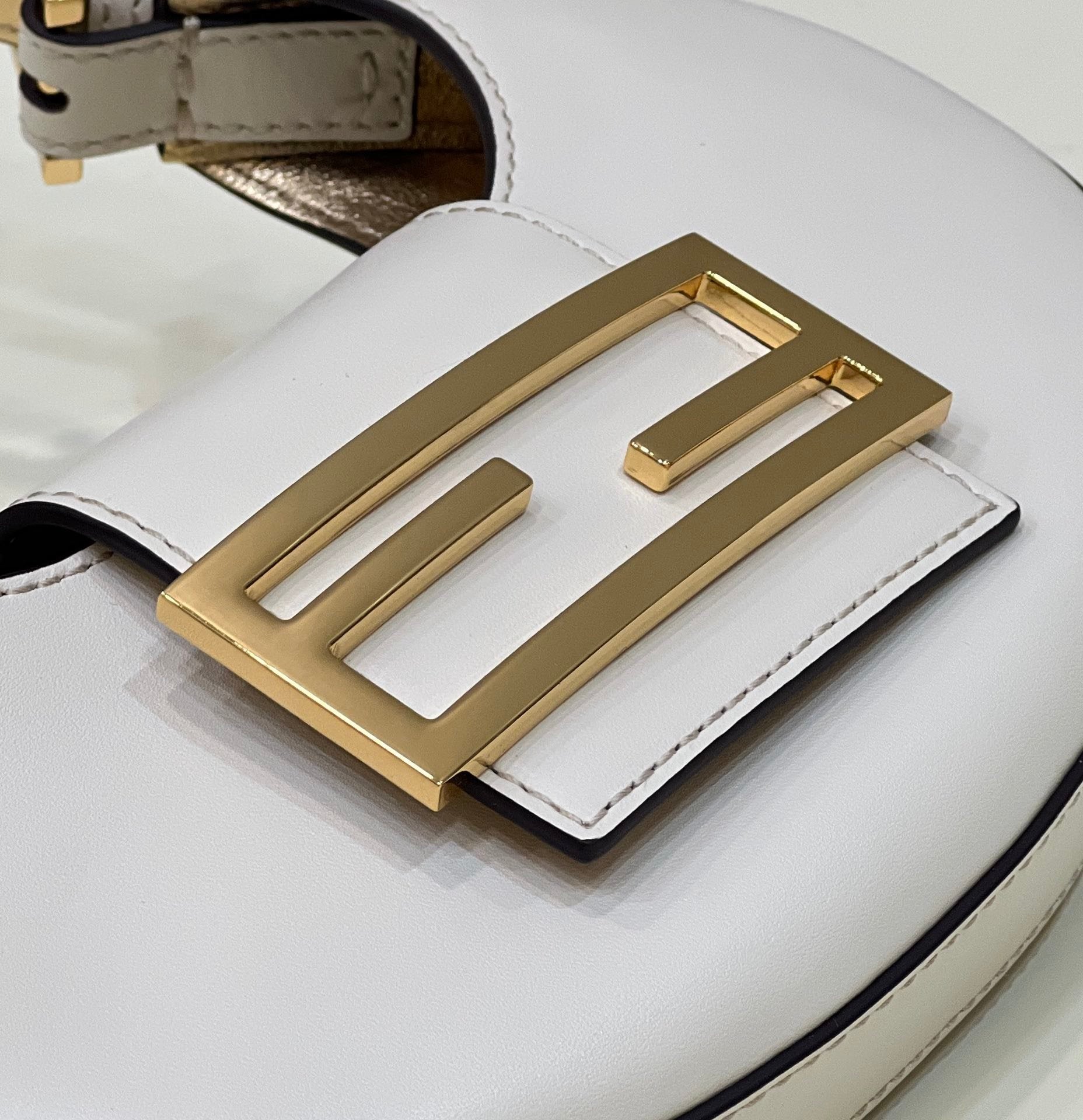 FI Cookie White For Women, Women’s Handbags, Shoulder Bags 7.4in/19cm FF 8BS065AAIWF0K7E