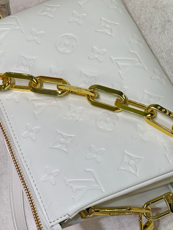 LUV COUSSIN BB WHITE 21CM