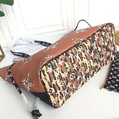 LUV NEVERFULL MM MONOGRAM GIANT JUNGLE BLACK CARAMEL