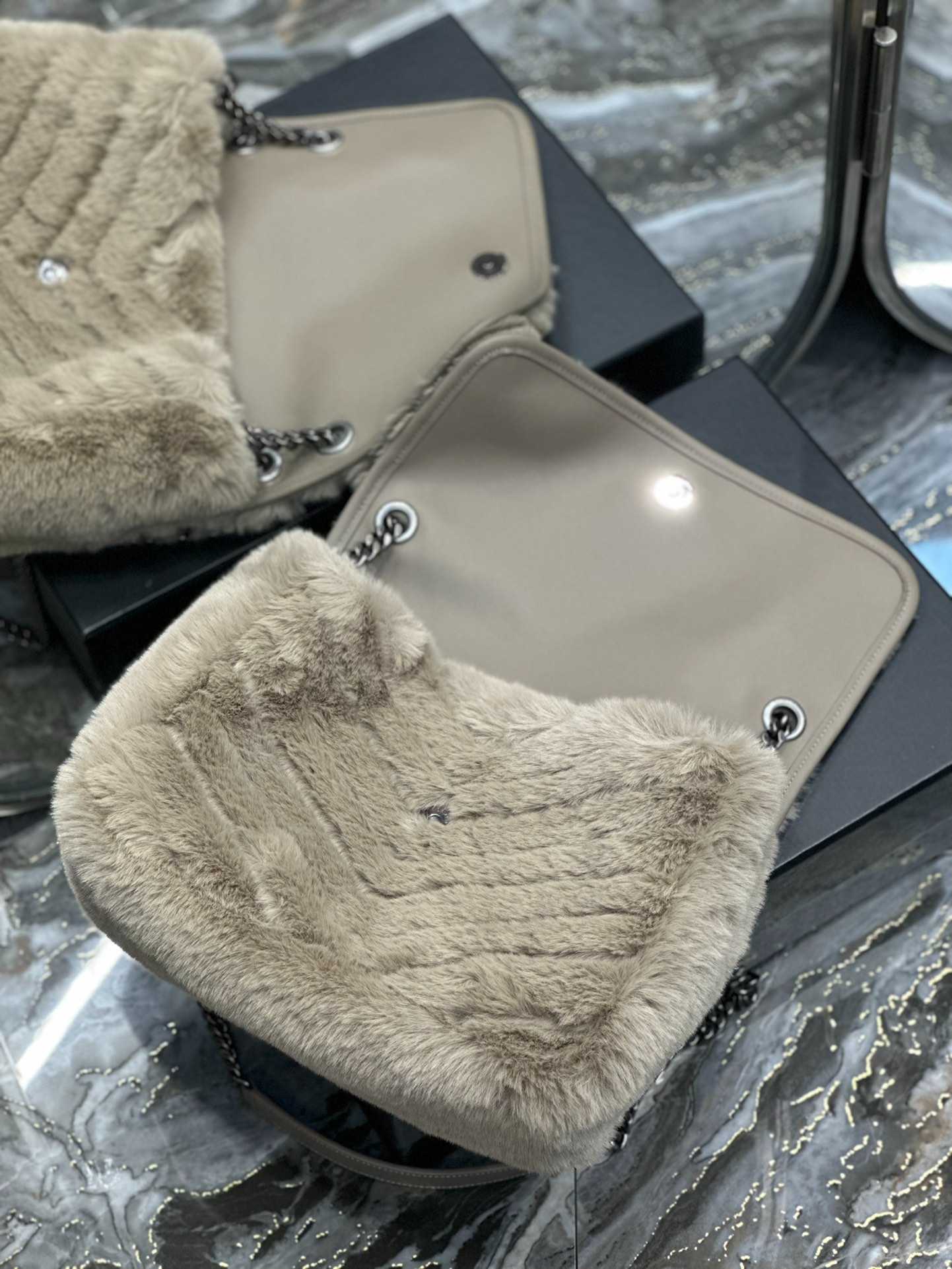 YSL NIKI MEDIUM CHAIN BAG IN SHEARLING BROWN 63318728B361426