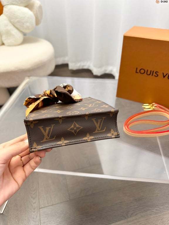 LUV PETIT SAC PLAT 18CM