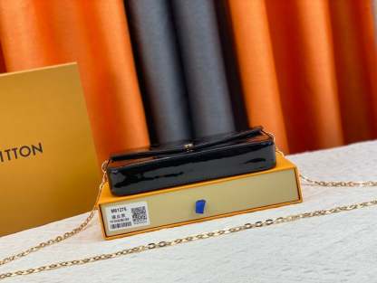 LUV POCHETTE FELICE AMARANTE MONOGRAM VERNIS BLACK 21CM