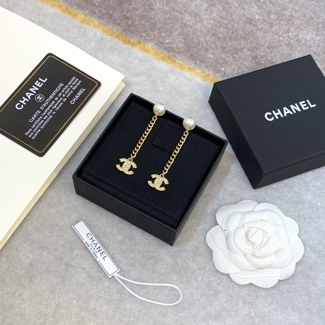 CC CC GOLD EARRINGS
