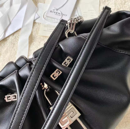 gv Small Kenny Bag Black For Women, Handbags, Shoulder Bags 12.6in/32cm BB50MJB1DM-001
