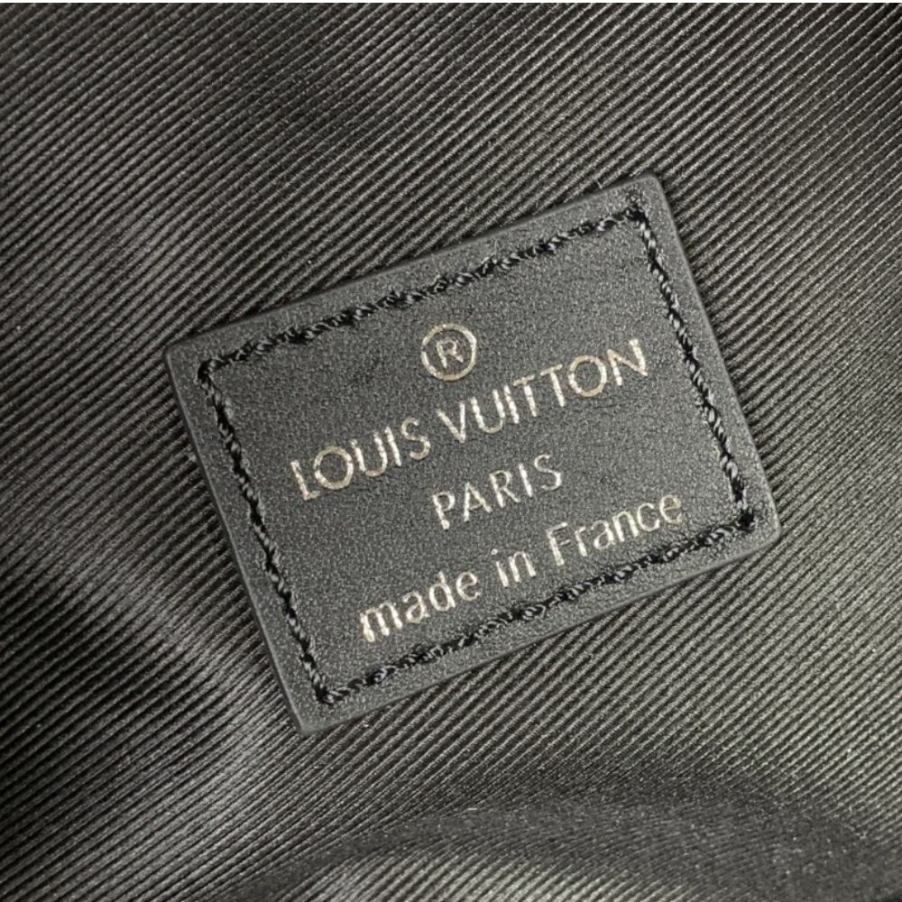 LV DISCOVERY BACKPACK PM MONOGRAM ECLIPSE REVERSE 29CM M11641