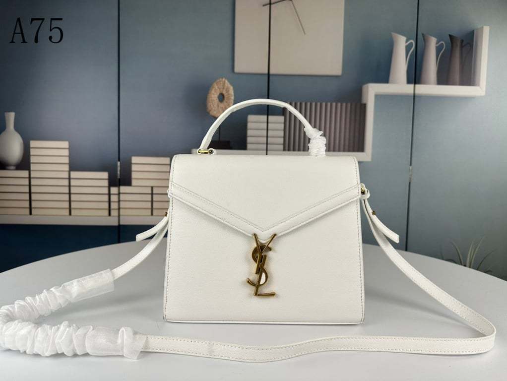 SAINT LAURENT CASSANDRA MEDIUM TOP HANDLE IN GRAIN DE POUDRE EMBOSSED WHITE LEATHER 24CM