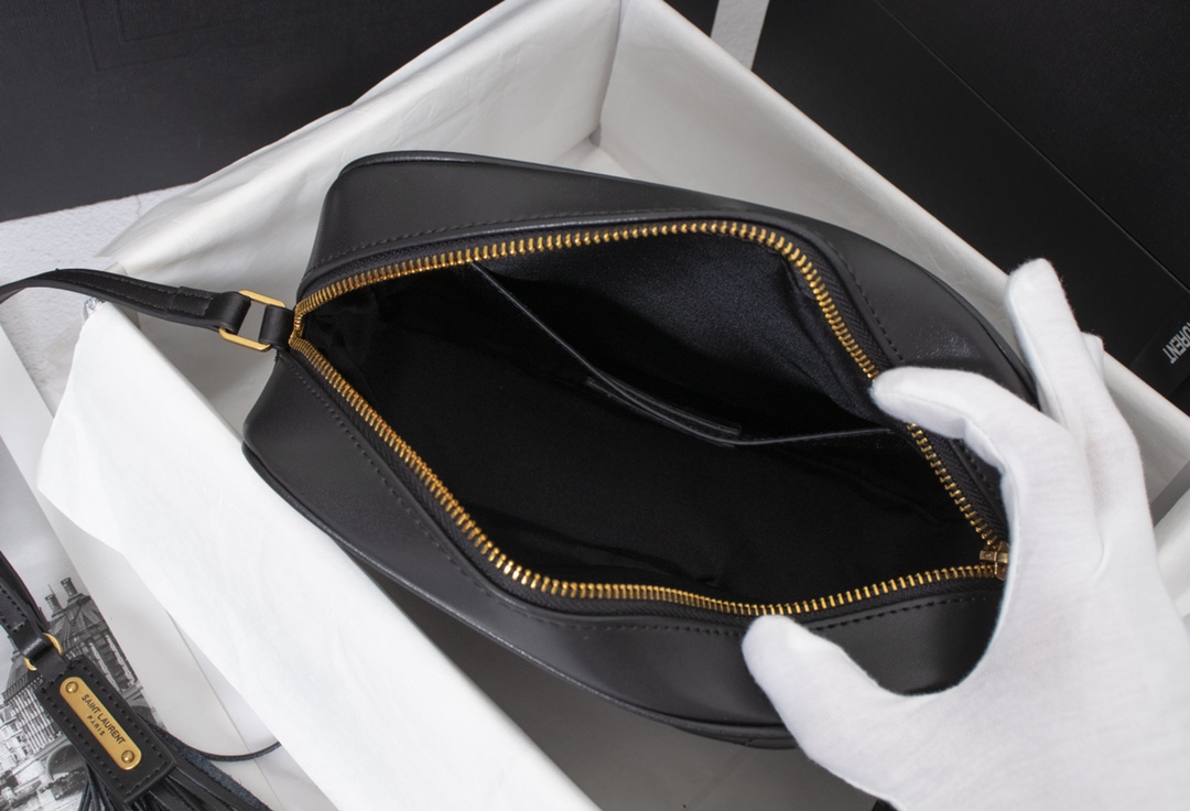 YSL LOU CAMERA BAG IN QUILTED BLACK GOLD LEATHER 23CM 612544DV7071000
