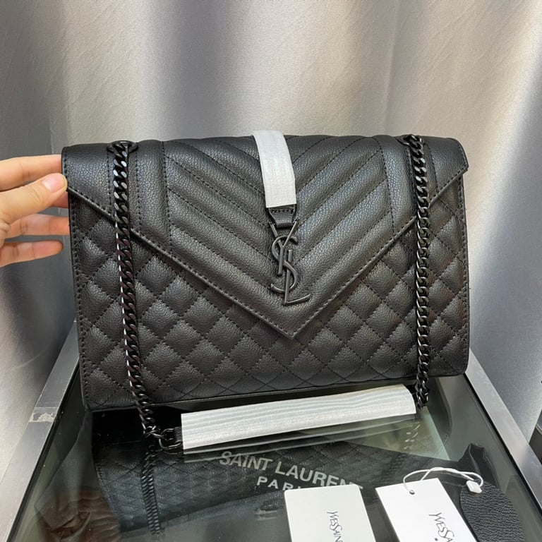 SAINT LAURENT ENVELOPE CHAIN BAG IN MIX MATELASSE GRAIN DE POUDRE EMBOSSED LEATHER BLACK 31CM