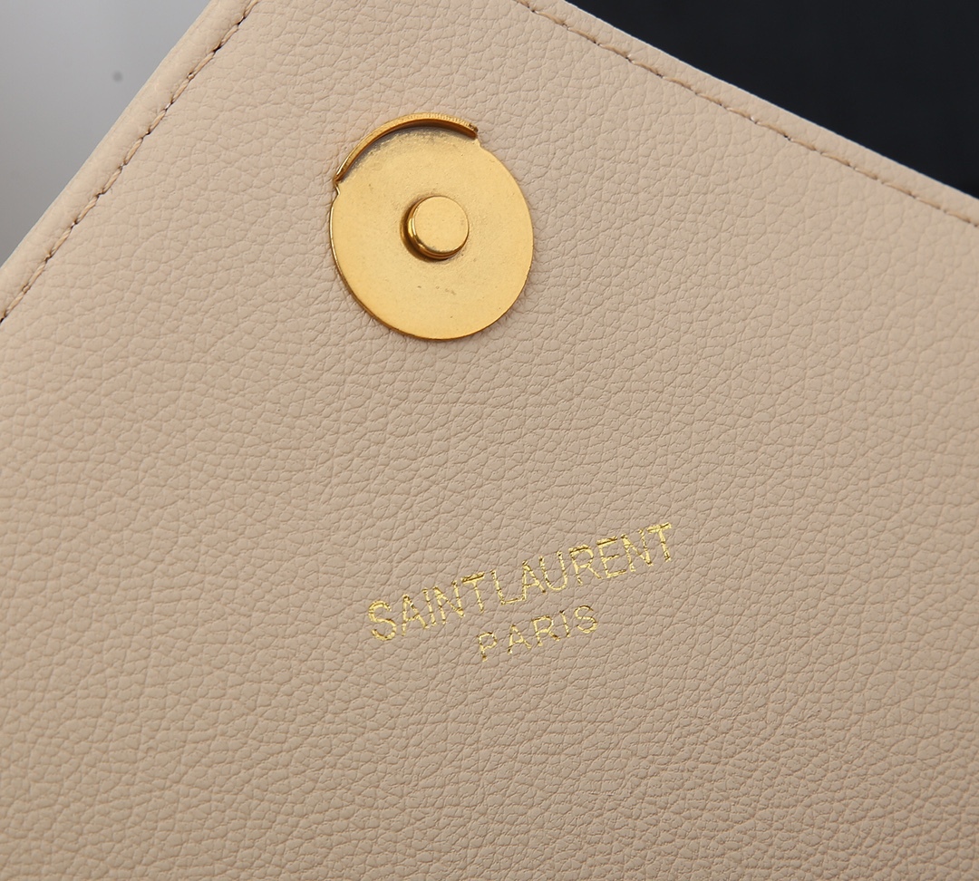 YSL COLLÈGE MEDIUM CHAIN BAG IN QUILTED LEATHER BEIGE 24CM 600279BRM072721