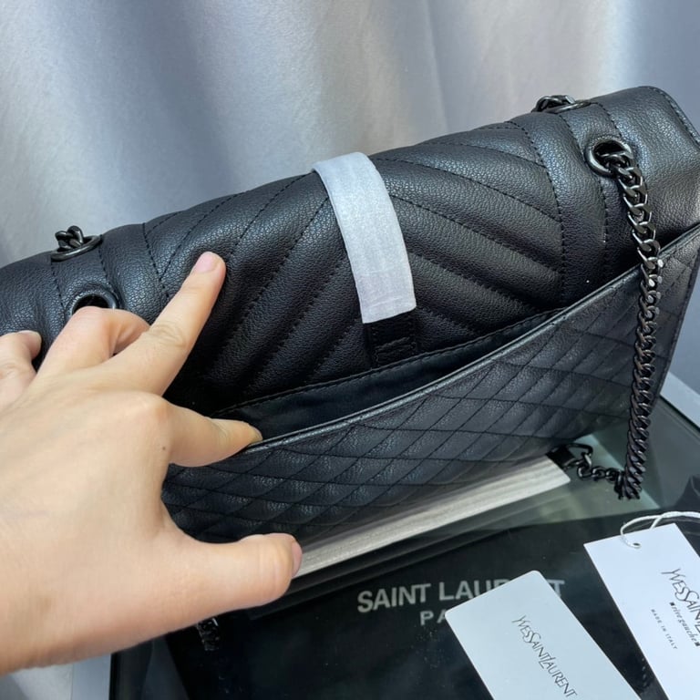 SAINT LAURENT ENVELOPE CHAIN BAG IN MIX MATELASSE GRAIN DE POUDRE EMBOSSED LEATHER BLACK 31CM
