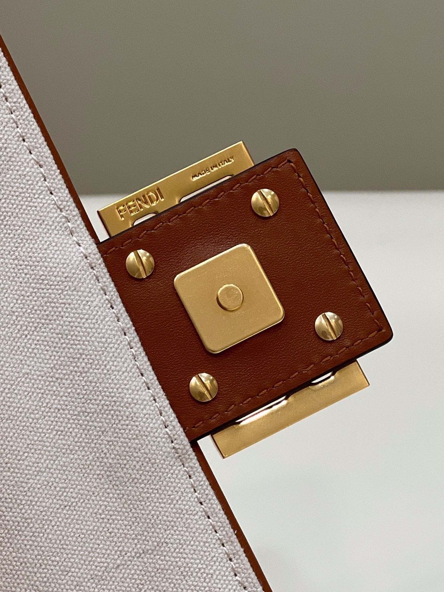 FI Baguette White For Women, Women’ Handbags, Shoulder And Crossbody Bags 10.6in/27cm FF 8BR600