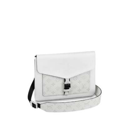 LUV POCHETTE METIS EAST WEST BAG BLACK 21CM M46595