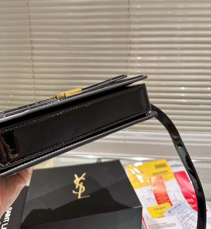 SAINT LAURENT SOLFERINO MEDIUM SATCHEL IN LACQUERED PATENT LEATHER BLACK 23CM