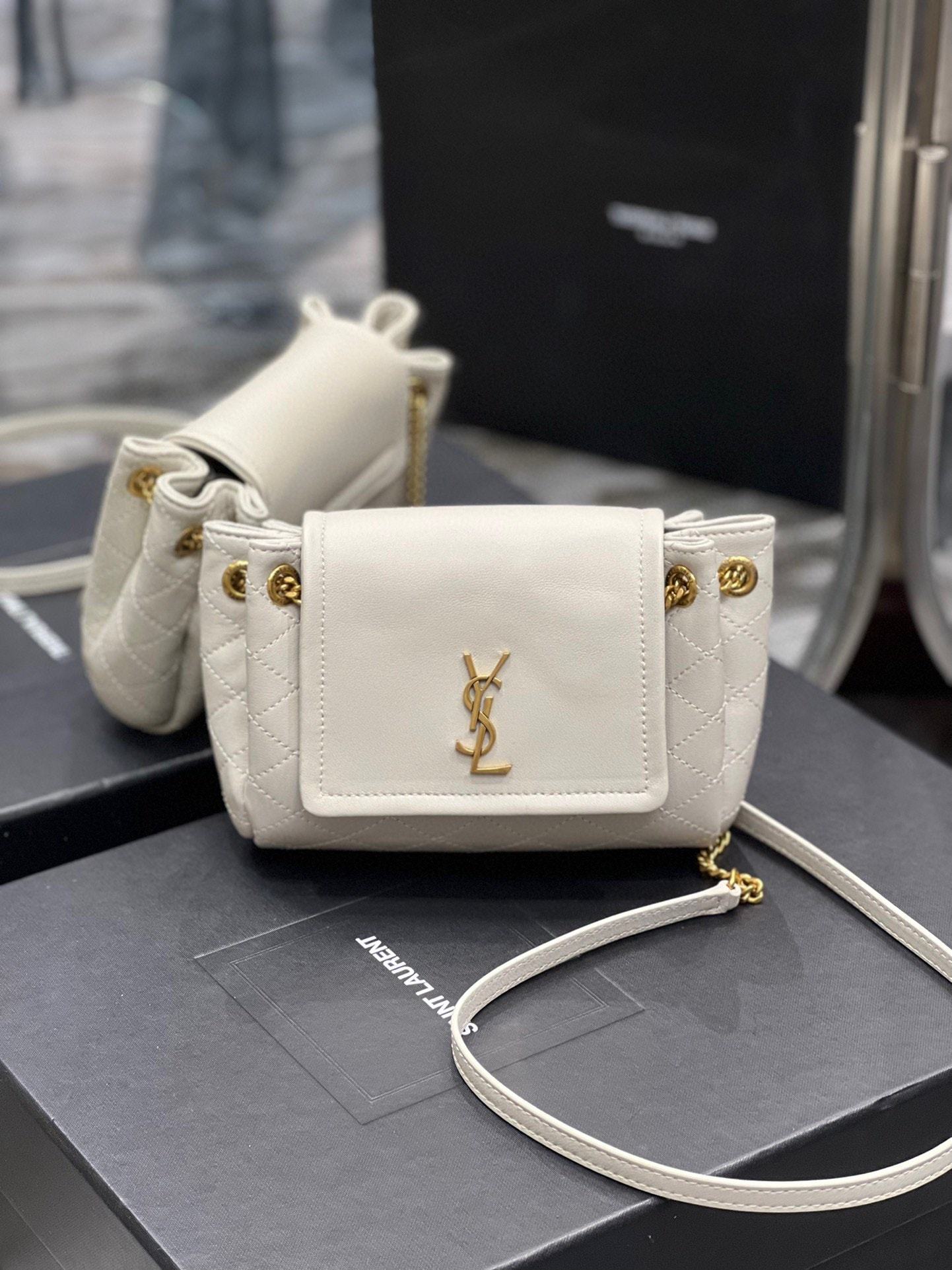 YSL MINI NOLITA IN LAMBSKIN BLANC VINTAGE 18CM 6727381EL079207